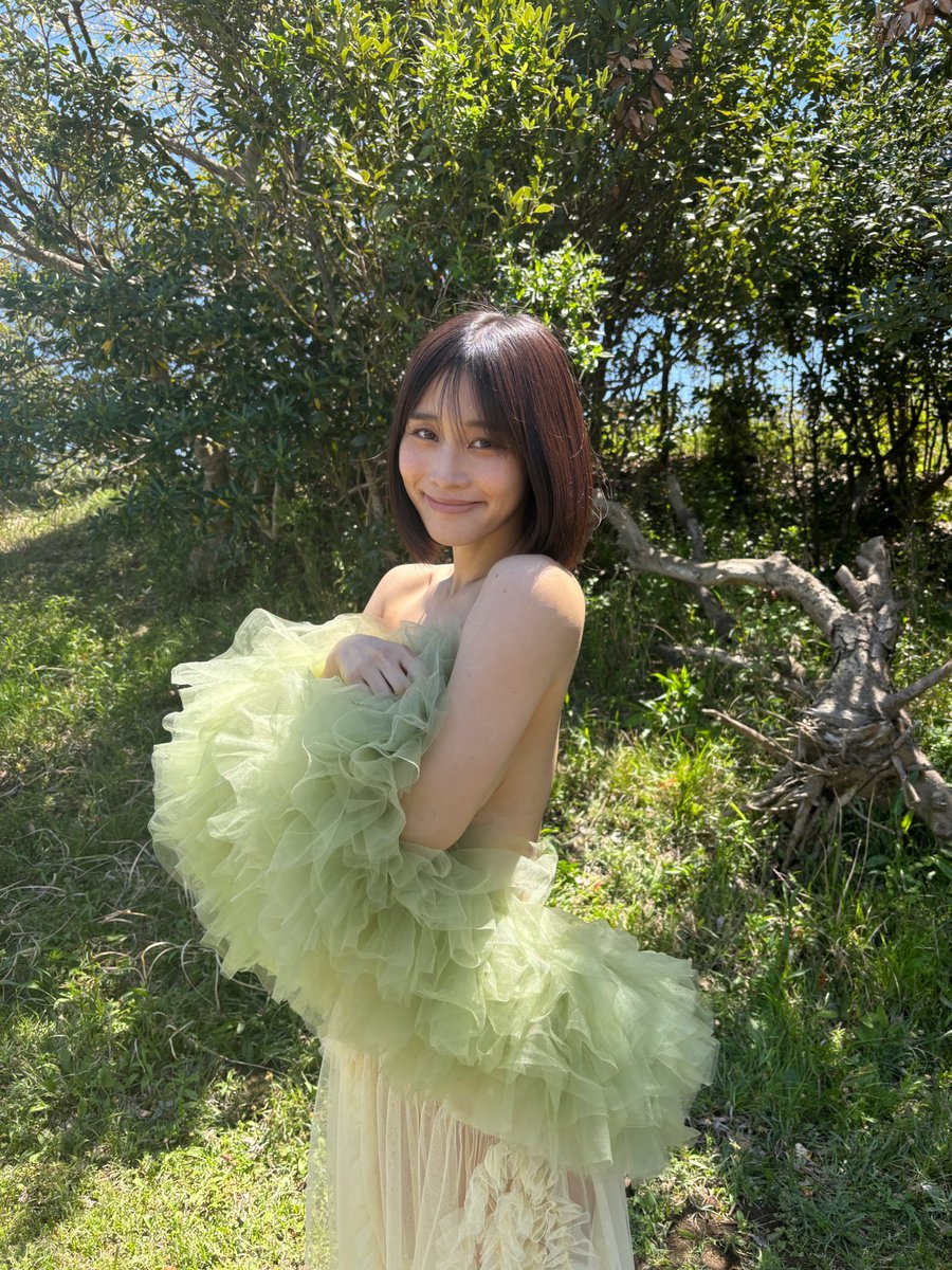 おはようございます✨
本日35歳になりました🌻☺️

いつも支えてくださっているファンの皆様
そして私のそばで支えてくださっている皆様
本当にありがとうございます。

あっという間に時が流れていくなと感じます。
これからも後悔のないよう、やりたいことにたくさん挑戦していきたいです。