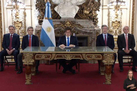 Respaldo con firmeza el mensaje del Presidente <a href="/JMilei/">Javier Milei</a> en cadena nacional: terminar con la inflación, prohibir la emisión monetaria, no aumentar impuestos y garantizar el equilibrio fiscal. El rumbo claro y valiente que necesita Argentina para volver a prosperar.