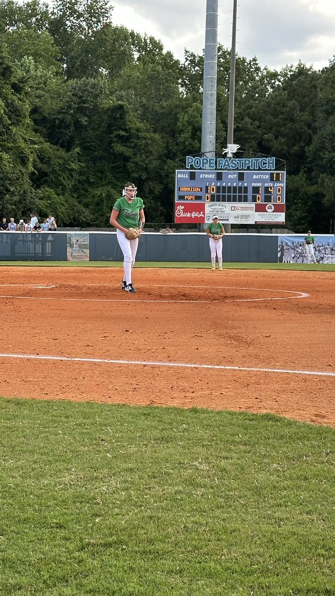 KinseyCarlton27's tweet image. Another HUGE win for the Hoyas last night!! We shutout Pope 8-0! I pitched a complete 7 inning game, facing 27 batters, struck out 2, &amp;amp; only gave up 4 hits. Shout out to our defense for backing me up! #NoFlyZone Can’t wait for what’s to come! @hhshoyasoftball @coachryancarver