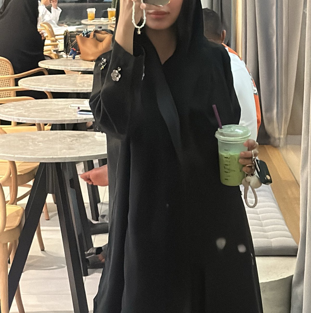 اليوم جتني وحده قالت الله عبايتك حلوه من وين ! 
قلت انا صممتها ❤️

فخوره ✨مع اني وقفت لكن still I’m proud 💕