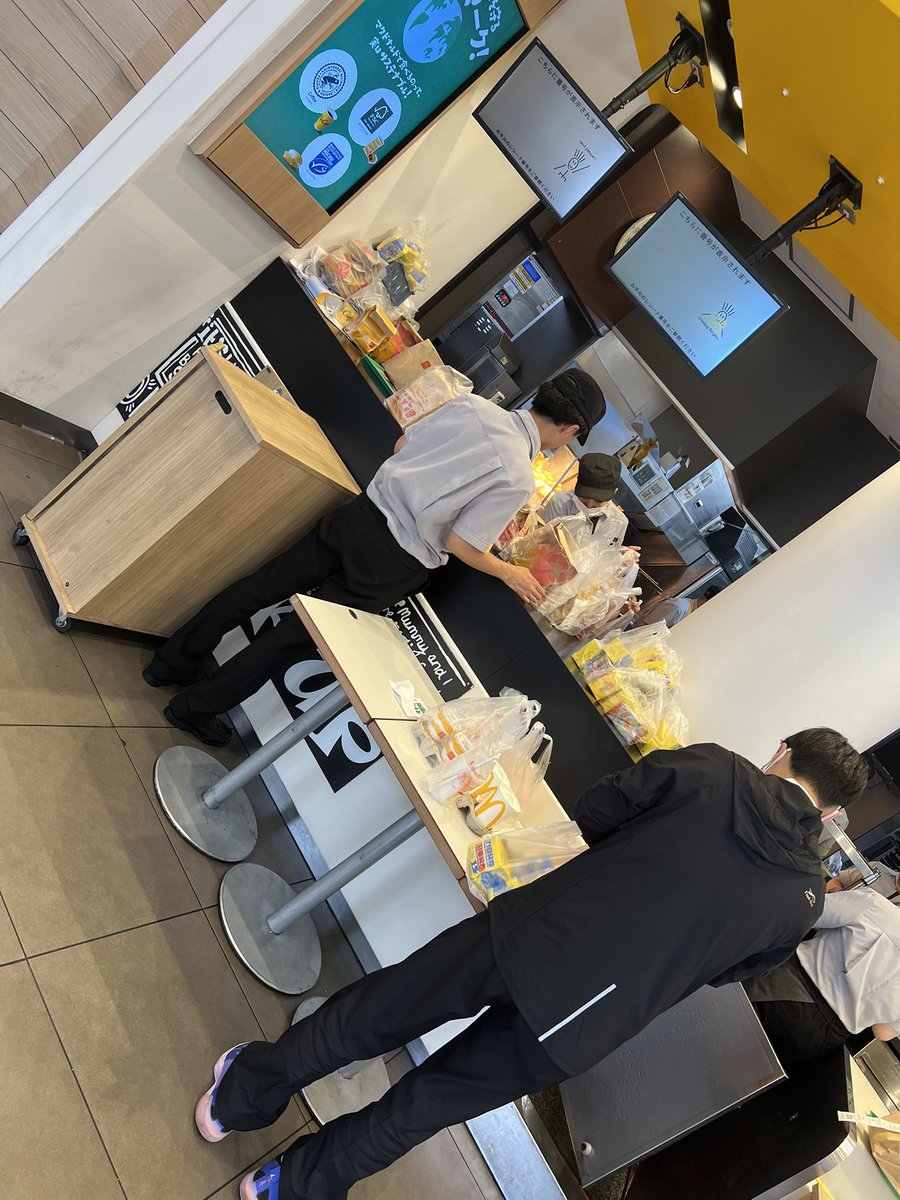 マクドナルドやばすぎだろ
転売ヤー本気で死んでくれ
スタッフが可哀想