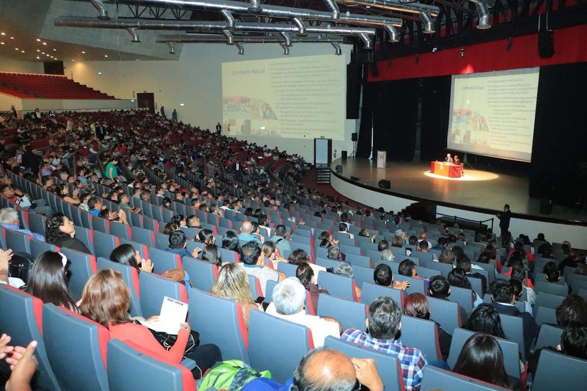 Y 𝐬𝐞𝐦𝐢𝐧𝐚𝐫𝐢𝐨 𝐝𝐞 𝐢𝐧𝐭𝐞𝐠𝐫𝐚𝐜𝐢𝐨́𝐧, impartida por el Dr. Ángel Díaz Barriga, Coordinador General del Centro de Investigación Educativa, y organizada por la Secretaría Académica.