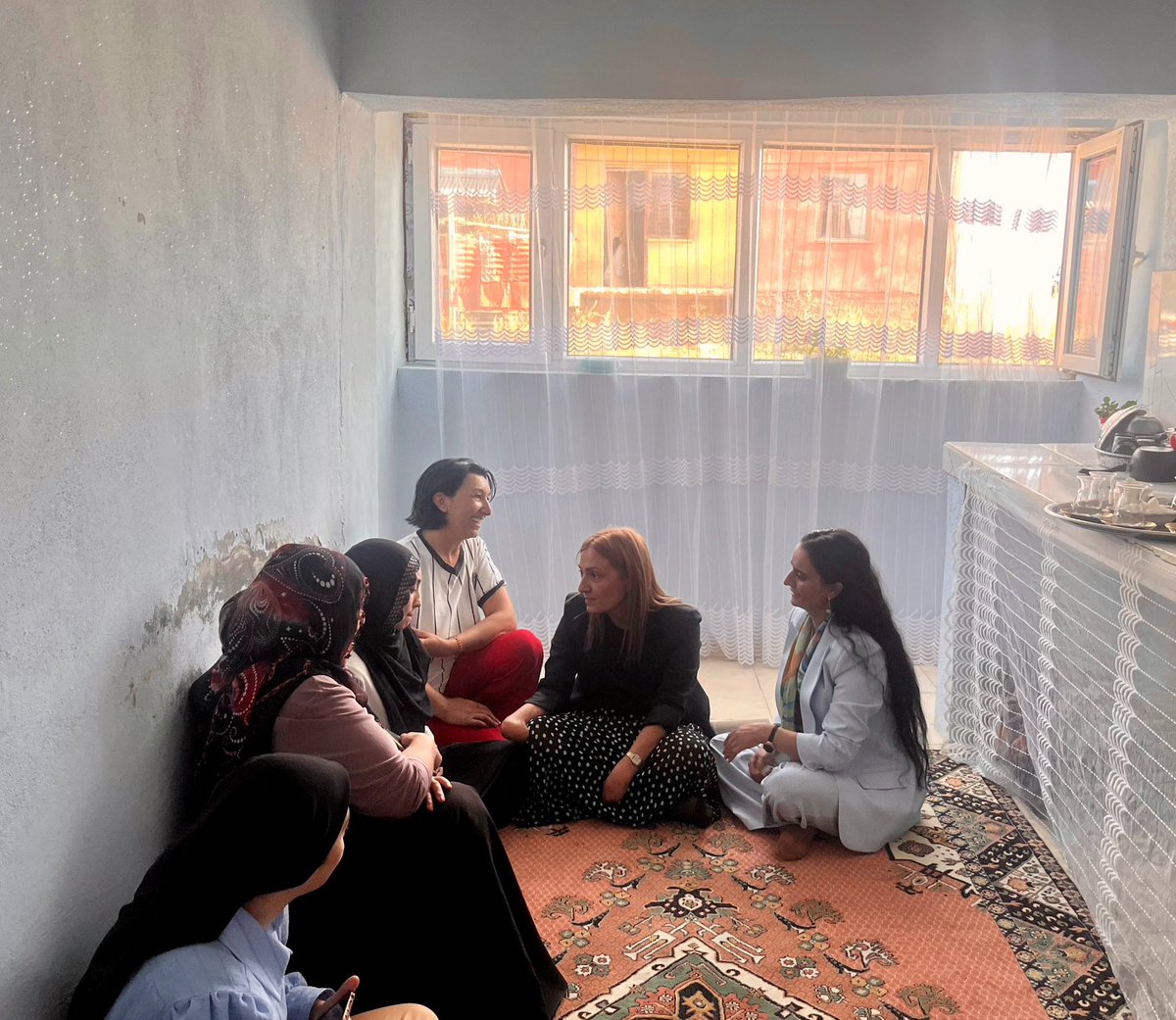 fatmaHocaoglu25's tweet photo. #HINIS İçin El Ele, Gönül Gönüle 🩵
Kıymetli vekilimiz Sayın Fatma Öncü ile hane ziyaretlerimiz, gittiğimiz Her sokakta evimiz çaldığımız her kapıda Buyur edecek gönlü güzel insanlarımız var bizim 🤗🧿 https://t.co/GzLpNfHOL6