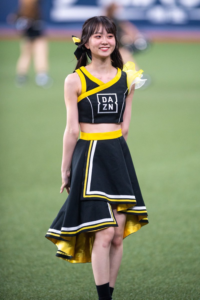 koji0919_com's tweet image. 阪神vs ヤクルト　2025.8.8（金）                                    

DAZNガールズ　にこちゃん ♪                      

@nicocha2525 

#DAZNガールズ 　
＃DAZN
#にこ