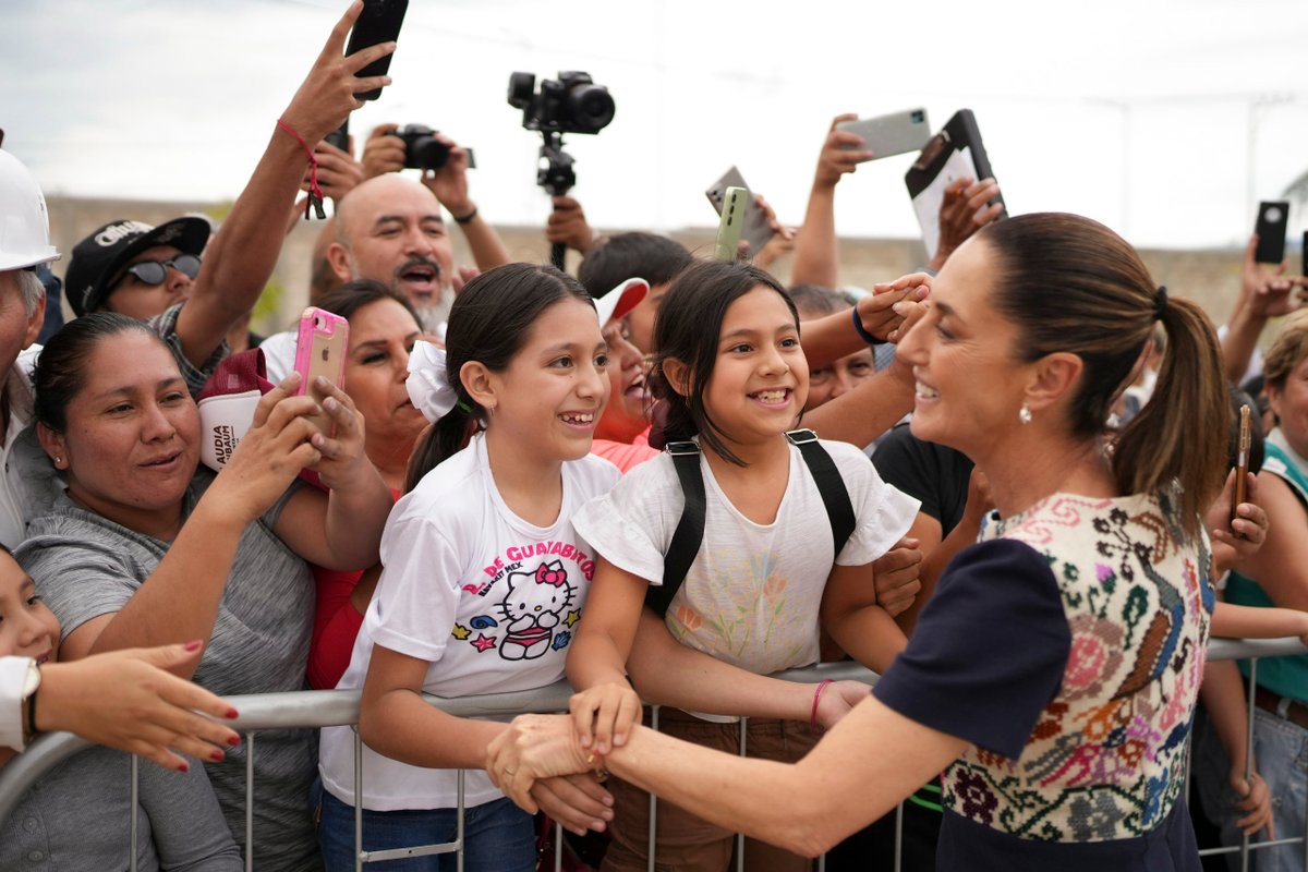 En Tlajomulco, Jalisco, la presidenta <a href="/Claudiashein/">Claudia Sheinbaum Pardo</a> inaugura primera etapa del Hospital Regional de Alta Especialidad, del <a href="/ISSSTE_mx/">ISSSTE</a>. Tendrá 512 camas censables y no censables, 63 consultorios y 36 especialidades en beneficio de 380 mil derechohabientes. 

El acceso a la salud