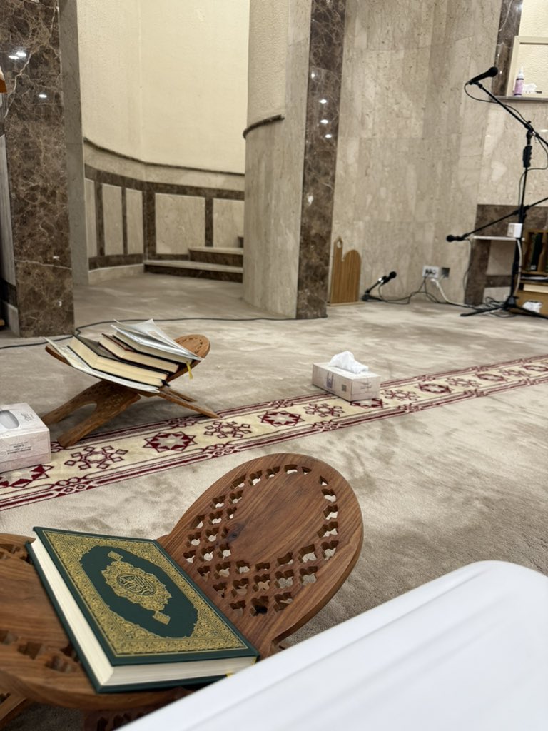 اللهم إني أسألك الثّبات في الأمر والعزيمة على الرشد، وأسألك موجبات رحمتك، وعزائم مغفرتك
وأسألك قلباً سليماً ولساناً صادقاً
-
يقول ﷺ: «ركعتا الفجر خير من الدنيا وما فيها»
ويقول ﷺ: «بشر المشائين في الظُلمِ إلى المساجد بالنور التام يوم القيامة»