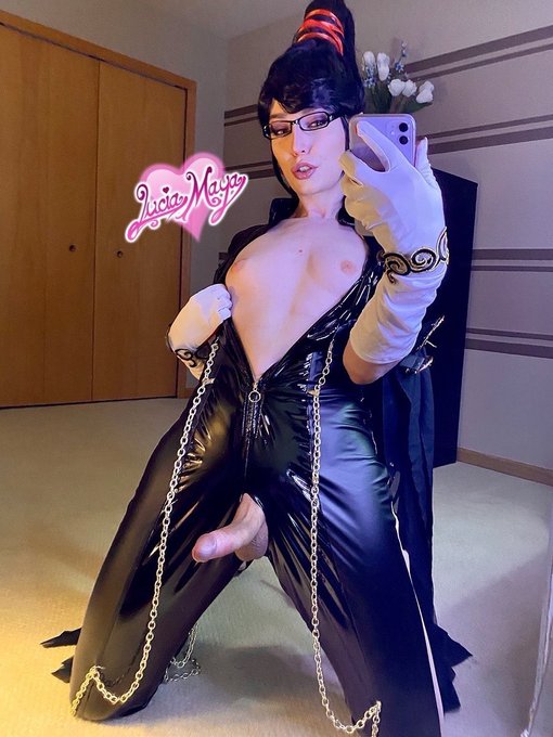 Watch Lucia Maya's leaked NSFW photo on TwXstars