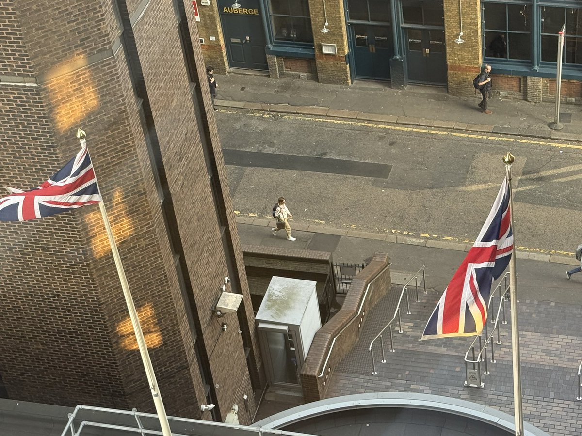 seanx23pfa's tweet image. The wokey flag dies on the pole while the unions jacks keep flying , what a view first thing in a morning !