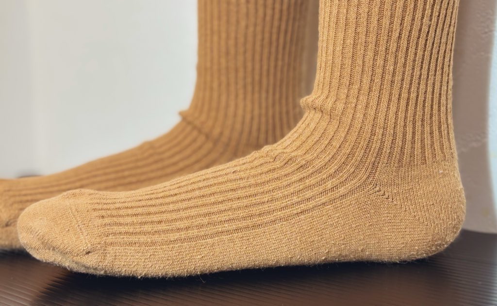 Uniform_socks's tweet photo. T木県・S新学院高校指定ハイソックス
キャラメル色で高貴な感じ。 https://t.co/gycoAlsaJE