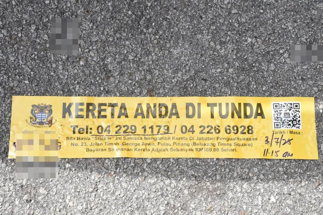SoyaCincau (@soya_cincau) on Twitter photo ๐๐ฎ๐๐, ๐ฐ๐ก๐๐ซ๐โ๐ฌ ๐ฆ๐ฒ ๐๐๐ซ?
If your car suddenly goes missing after parking at an EV charging bay in Penang, hereโs how to get it back.
Look for stickers around the area where you parked. MBPP will leave a sticker with your car number and time/date, along with the ๐๐ฎ๐๐, ๐ฐ๐ก๐๐ซ๐โ๐ฌ ๐ฆ๐ฒ ๐๐๐ซ?
If your car suddenly goes missing after parking at an EV charging bay in Penang, hereโs how to get it back.
Look for stickers around the area where you parked. MBPP will leave a sticker with your car number and time/date, along with the