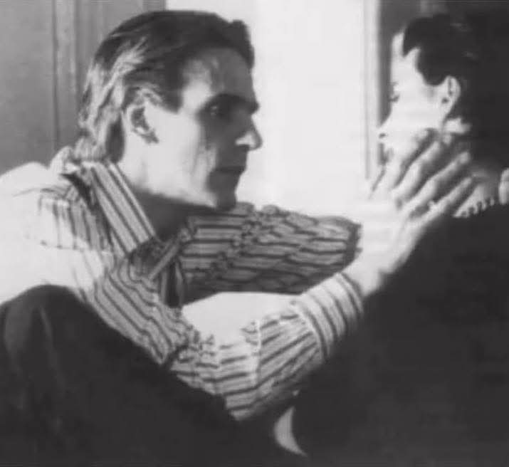 “L'amore brucia la vita e fa volare il tempo.”

#Buongiorno 

#9agosto