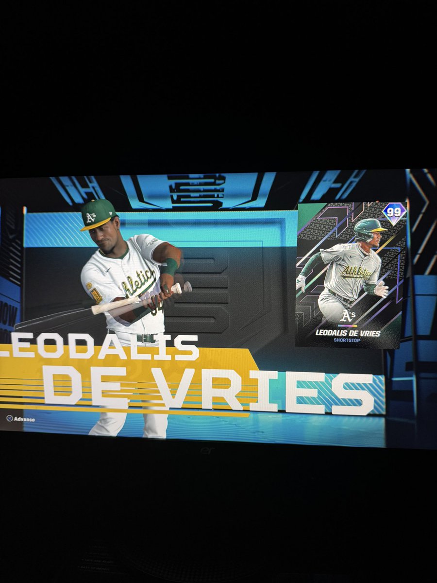 jman_Os's tweet photo. @MLBTheShow Fix this!!!De Vries disappeared from my team!! https://t.co/GqXwlwuBfF