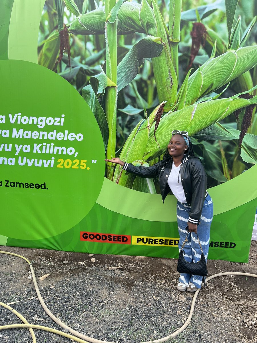 elikaMwanyika's tweet photo. To the farmers who plant hope and the herders who raise prosperity – you are our everyday heroes! 💚
#FarmersDayCelebration #LivestockKeepersDay #FarmersOfInstagram #AgricultureLife #RuralPride #FarmersAndHerdersDay #AgriCulture https://t.co/kGVARI5is8