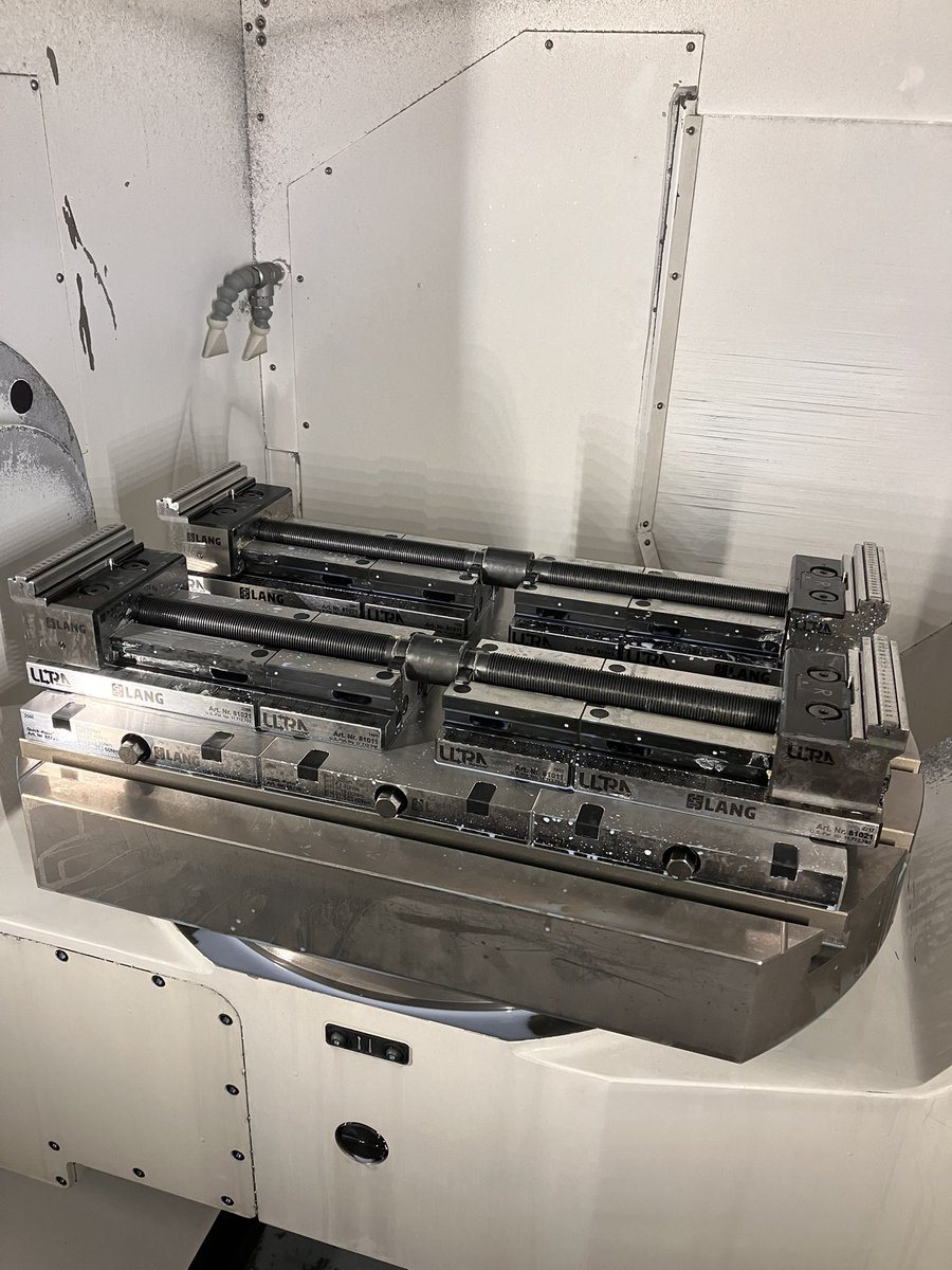 LANGのウルトラバイスを導入した途端に
皆んなが使うから既にあと2セットくらいほしい😆使用中で空いてないから俺は
まだ一度も使ってない😇