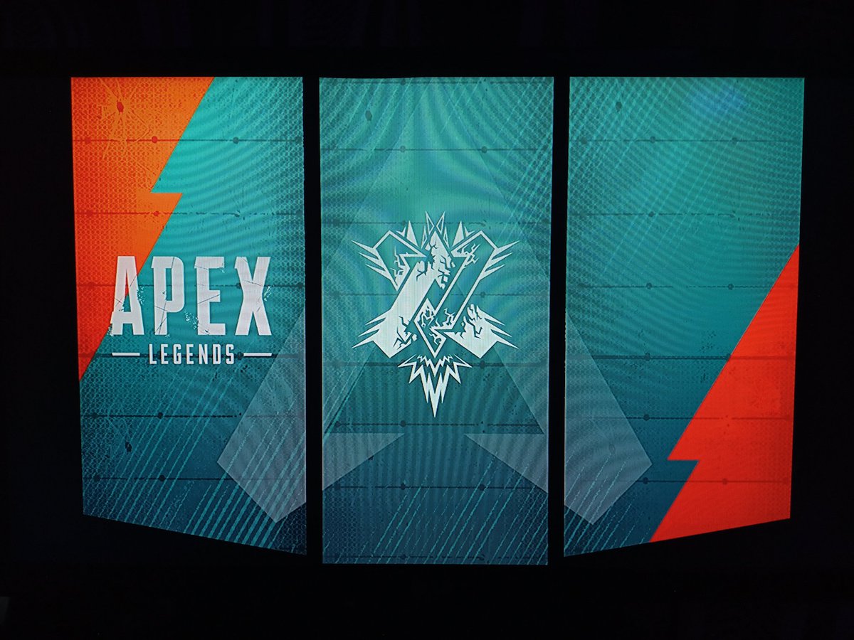 cosmiic_bee_'s tweet photo. @Respawn @PlayApex Please fix the CONSTANT freezing on this screen when I load into Storm Point. Every....time. I can't even exit the game, I have to sit here for like 3 mins until it eventually blue screens. This is ridiculous. I'm on ps4. https://t.co/cQpYgyqxLw