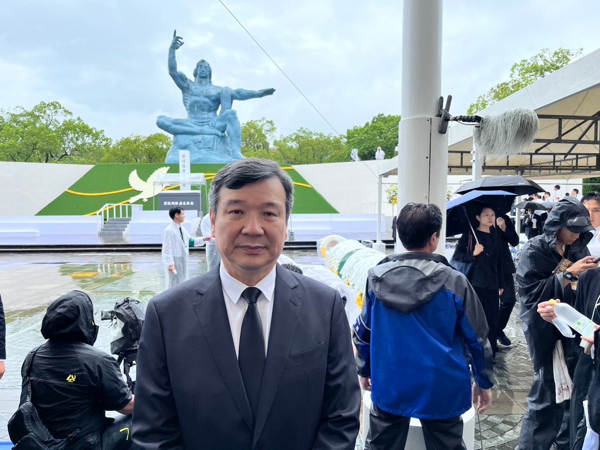 台北経済文化代表処の李逸洋代表は
8月9日、長崎市の平和公園で行われた平和祈念式典に参列し、被爆者に哀悼の意を表しました。