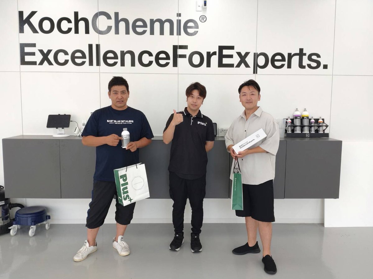 そういや先日Plusさん（#1Cardetail ）からDETURNER 超吸水ドライングタオル ツイストファイバー とワッフルガラスクロスも購入‼️ロゴがいい感じで入ってます✨
ついでに先日岐阜行った時藤澤さんに（#kazu117f ）Plus豊田店に連れてってもらいました😊とても洗練されたブースでカッコよかったわー😁