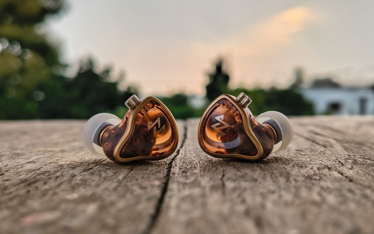 New IEMs, Reviews: NF Acous NA20 Review : Vivid and Balanced by Suman Sourav Meher
theheadphonelist.com/nf-acous-na20-…