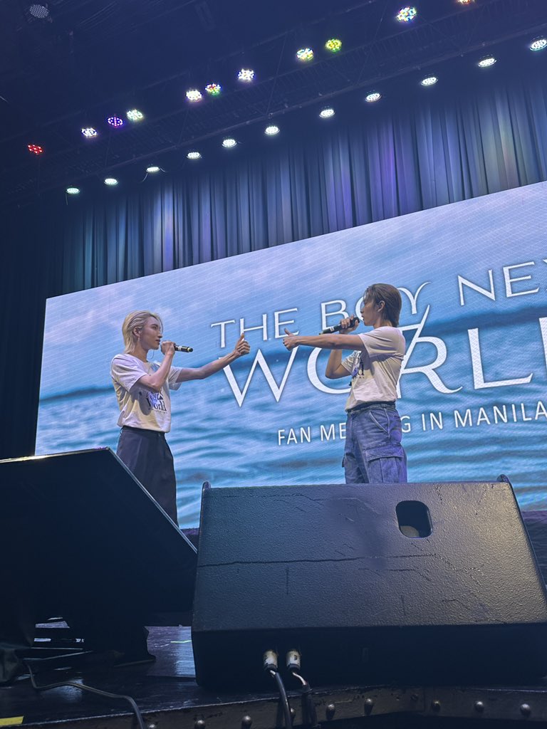 pacodanaille's tweet photo. soundcheck!! Hi @Bossckm_  😍

#TBNWFMinManila
#TheBoyNextWorldSeries 
#BossNoeul #BoNoh
#Bosschaikamon #Noeulnuttarat https://t.co/iPWpTX4J9C
