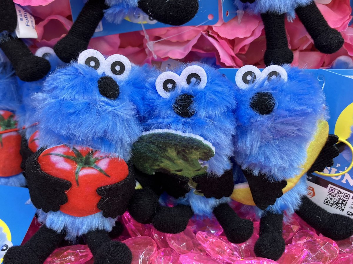 【🍉新景品🍌】
パペットスンスン 新鮮！食べ物マスコット
入荷しました💙

夏らしい野菜•果物を持っていて可愛いです☀️
お出かけに連れていくのもいいかも♪

#タイステ多摩
#パペットスンスン