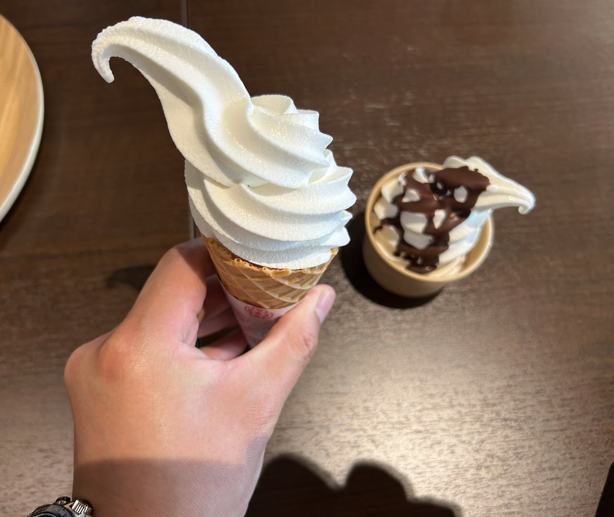 ここのソフトクリームめちゃ美味かった🤤🤤
牛乳🥛濃厚なのにさっぱりした味🥺
札幌の有名なモアイ🗿
