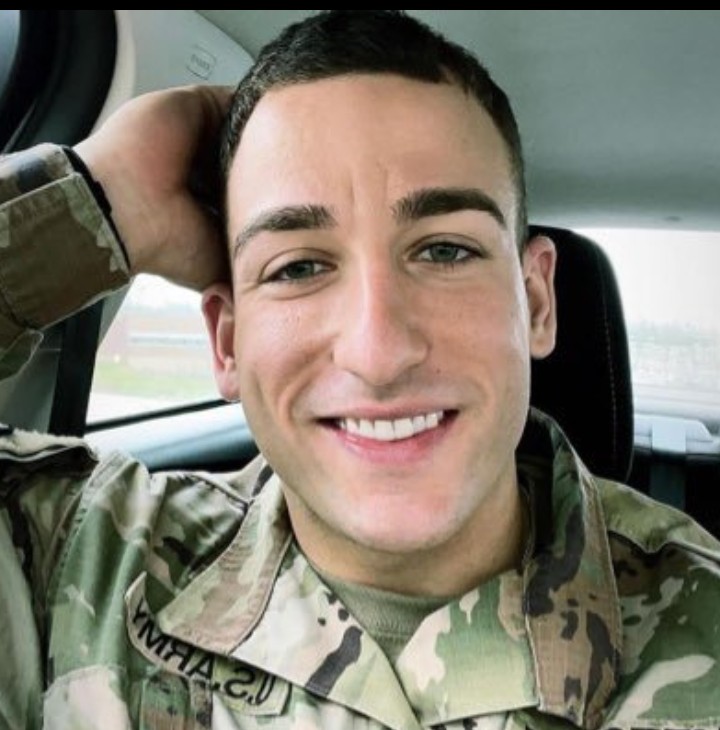 RaineJones's tweet photo. ~SCAM ALERT~

If you see this face posted on ANY X profile, be advised it is guaranteed an imposter/scam. 
The real Sergeant Metcalf is a happily married, family man, he is not deployed overseas and he DOES NOT EVER post on any social media platform. https://t.co/R0cBQlz7LO
