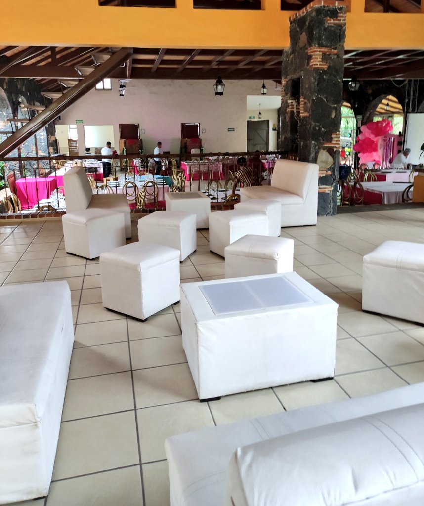 ¿Por qué no combinar tu evento con una salita blanca para hacerlo aún más especial?🎊 🤩

Más información aquí:👇 dinnersalas.com.mx