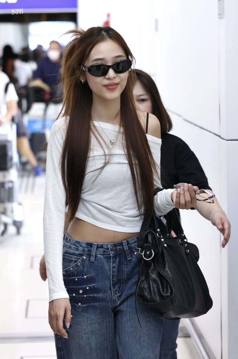 5ORRYN3XT's tweet photo. 250809 Namtanfilm Hong Kong airport arrival

#namtanfilm #NamtanTipnaree #filmracha https://t.co/EyVqKQI9ru