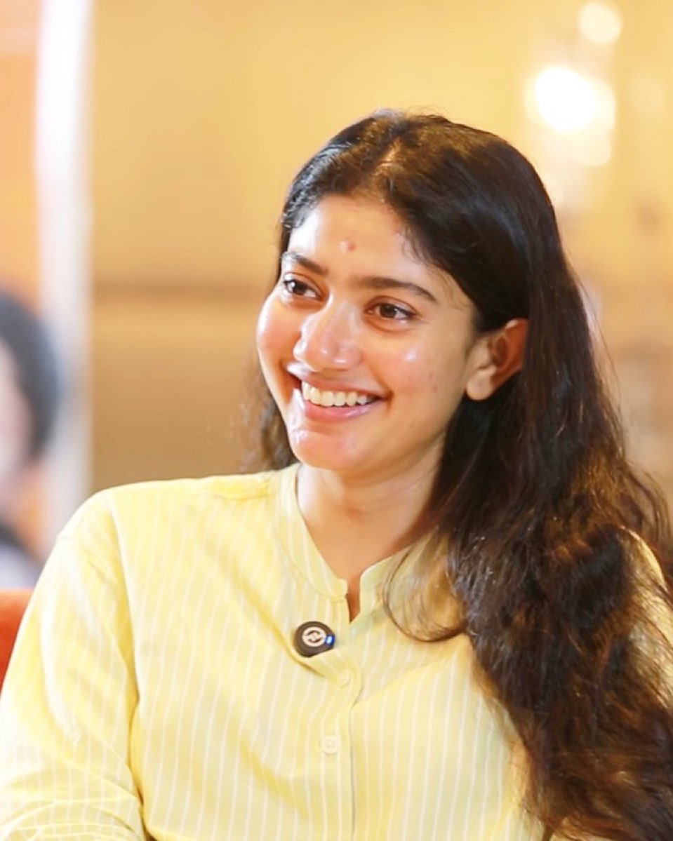 Saturday vibes 💛 

#SaiPallavi <a href="/pallavi_fan1/">Sai pallavi fan</a>