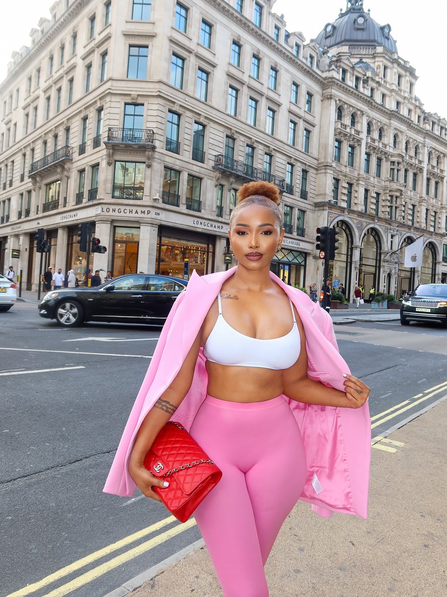 FrwontouAgain's tweet image. huddah