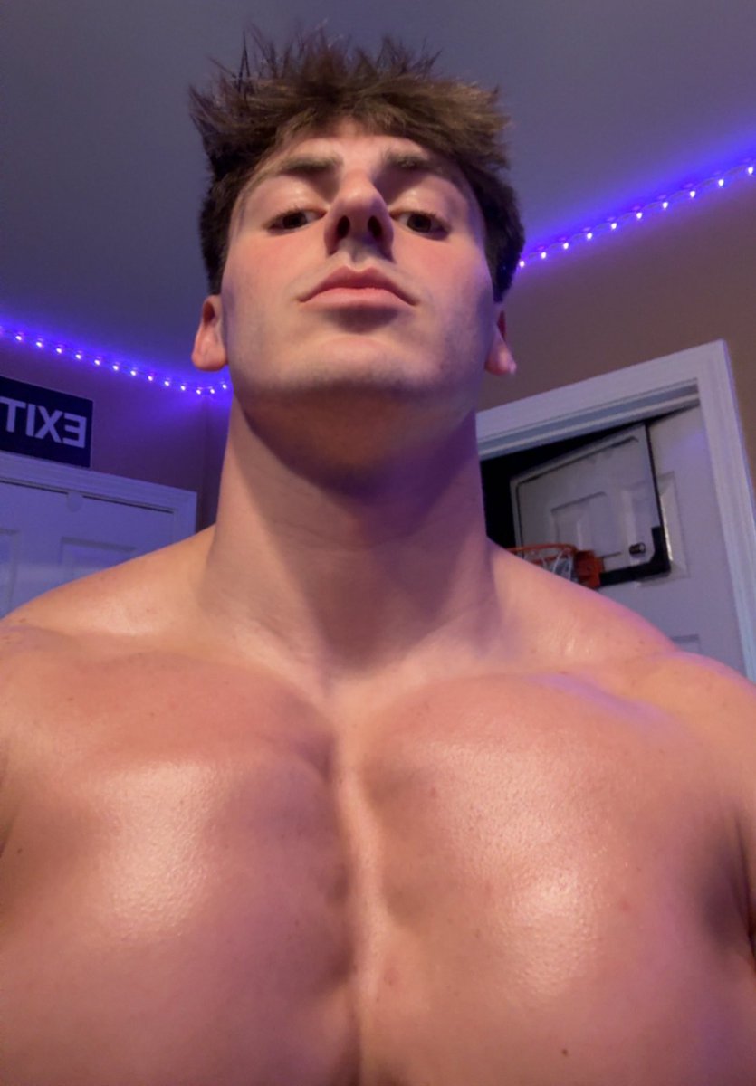 Post stream look💪😤 #chest #bigones