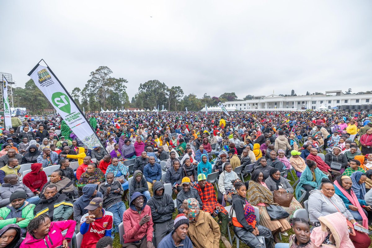 Just so you know, this was in State House compounds. One term ni wewe and your bitter Mt. Kenya Kingpin wannabe.