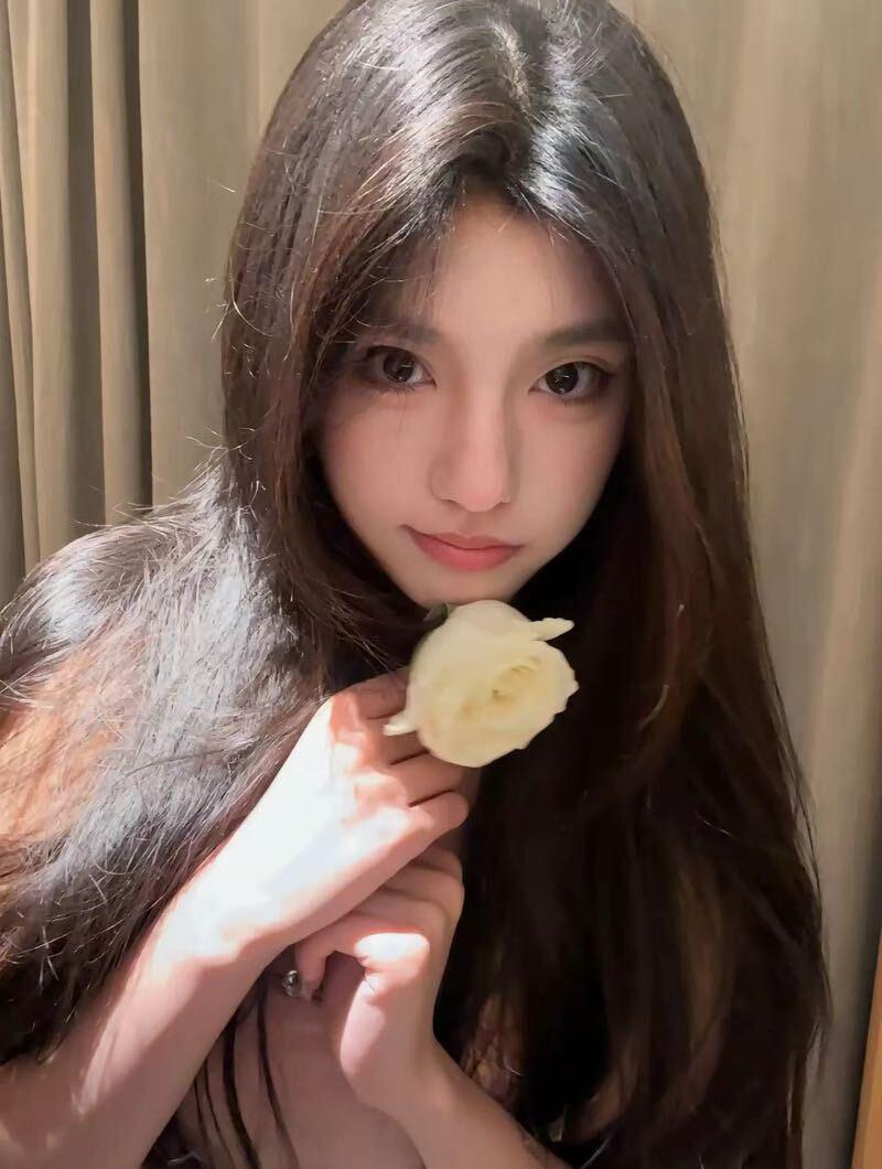 Ling116265's tweet photo. 😼今晚调皮了一下
让自己彻底放松👐
💦酸得我忍不住咬唇
🔥舒服到眼睛都眯起来💓
🍃
出来的时候，脚步轻得像在飘
💌
要不要我带你一起去？
#抓龙筋 #筋开百病消 #身心酥软 https://t.co/sw5nHbnMa1