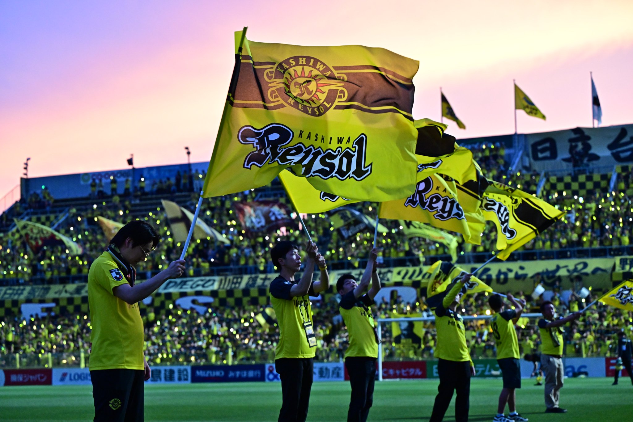 1998頃　日立柏レイソルの２２番の練習着 柏レイソル】“戻ってきた”漢が熱い！仲間隼斗の柏レイソル第三章