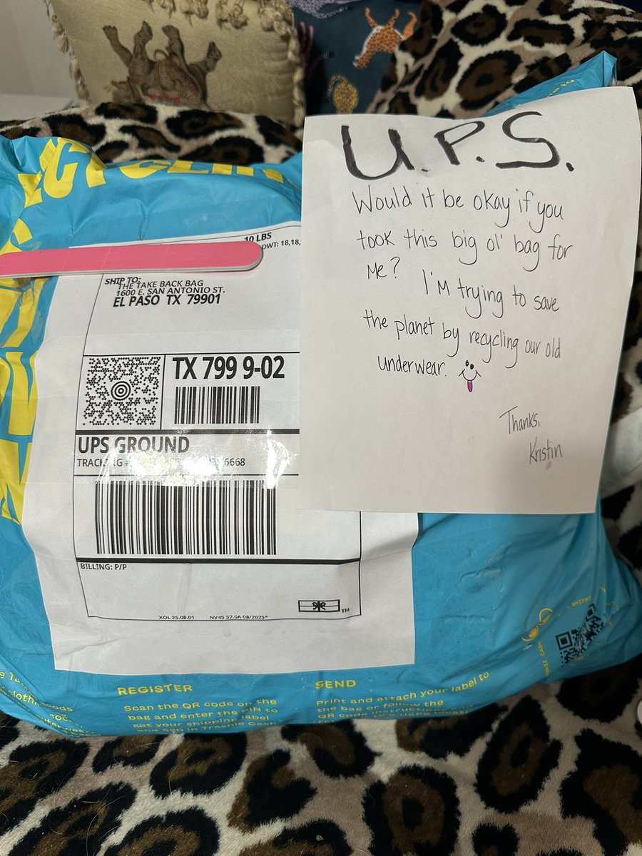 39lions's tweet photo. @trashie_io Just trying to do my part. 
#ups https://t.co/Isefxt2B1j