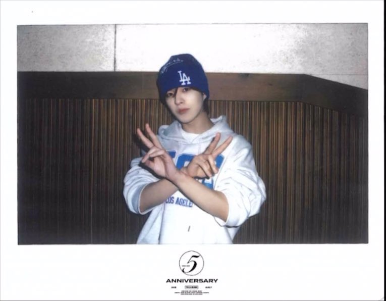 wyoonw's tweet photo. 파란비니 윤재혁 모음💙 https://t.co/dlYFPxssli