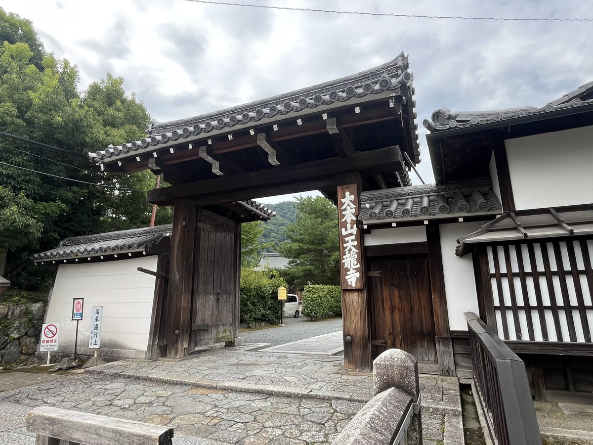 sha_yan76's tweet photo. 久々の投稿ですね。
異国の地、徘徊中！
色んな言語が飛び交ってます。
自分の周りの観光客は外国人
観光客からみた自分も外国人
蒸し暑いね🥵 https://t.co/kQxCd5p2MT