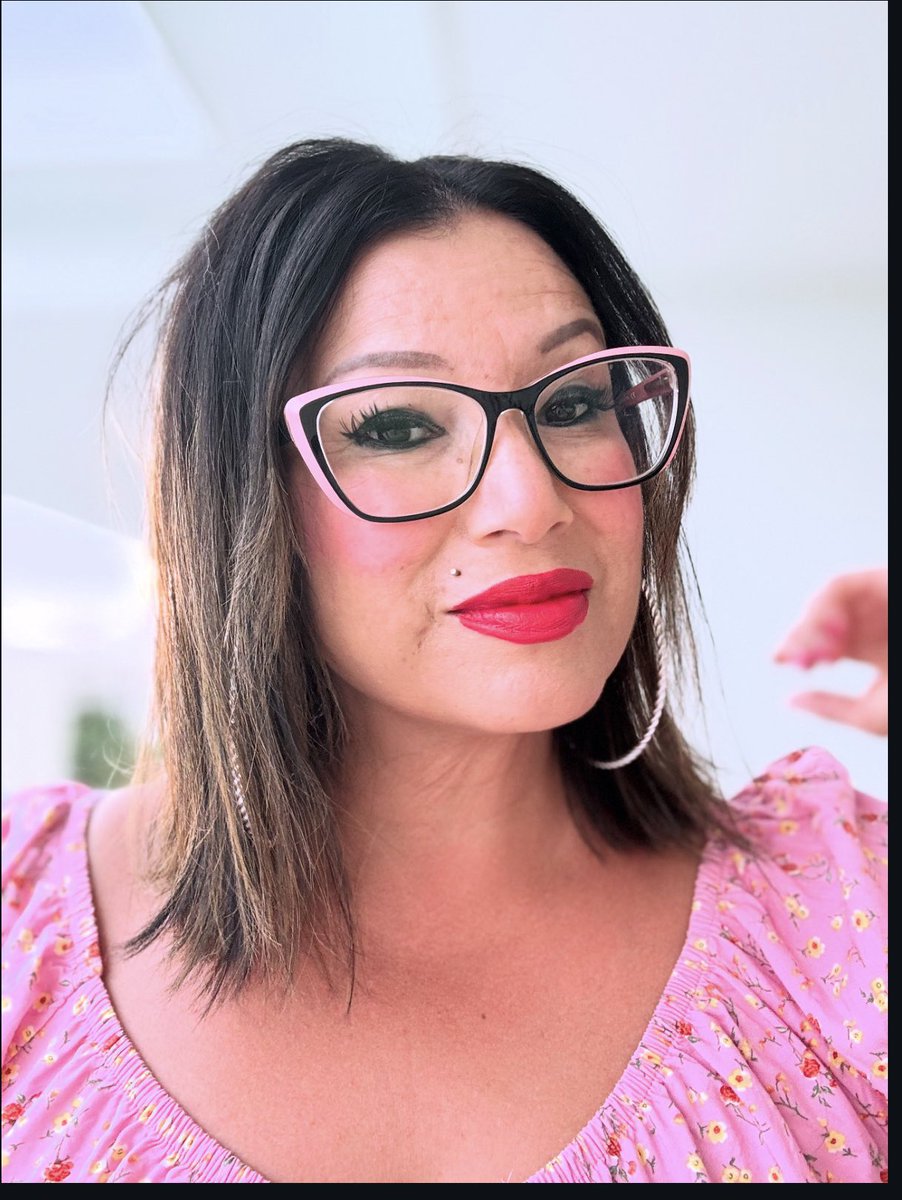 Let me reintroduce myself!
I’ve been an observer in this platform for years.
But I hope to make more of a presence here as I start my psychotherapy practicum in 3 weeks in #yeg offering in person &amp; virtual sessions!
And hope to make some connections!