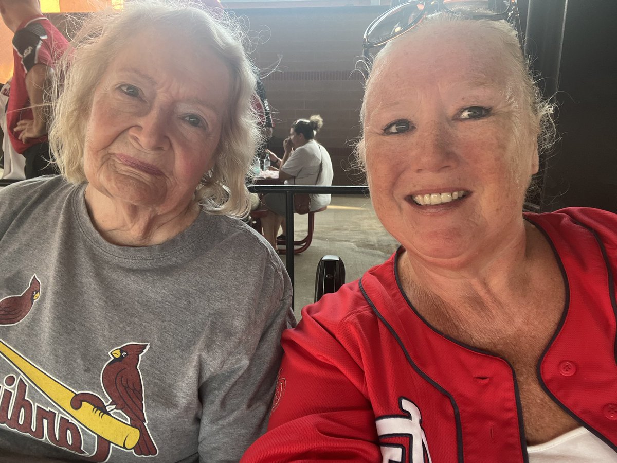 KenCarrillo's tweet photo. @Cardinals @MLB Moms at the game https://t.co/hDzuai8WYn