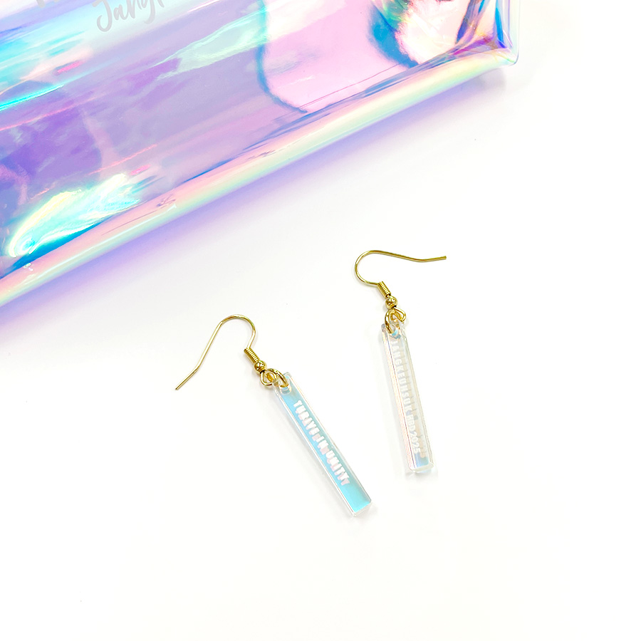 角度によってオーロラにキラキラ輝くピアス✨
イヤリングもご用意していますよ

8/11まではサイズがとってもかわいいミニアクスタセットもプレゼント🎁

TEAMH公演の合間ですが、AP-STOREは #グンちゃん Birthdayで盛り上がっています🎉
ap.jks.tokyo

#チャングンソク #jangkeunsuk