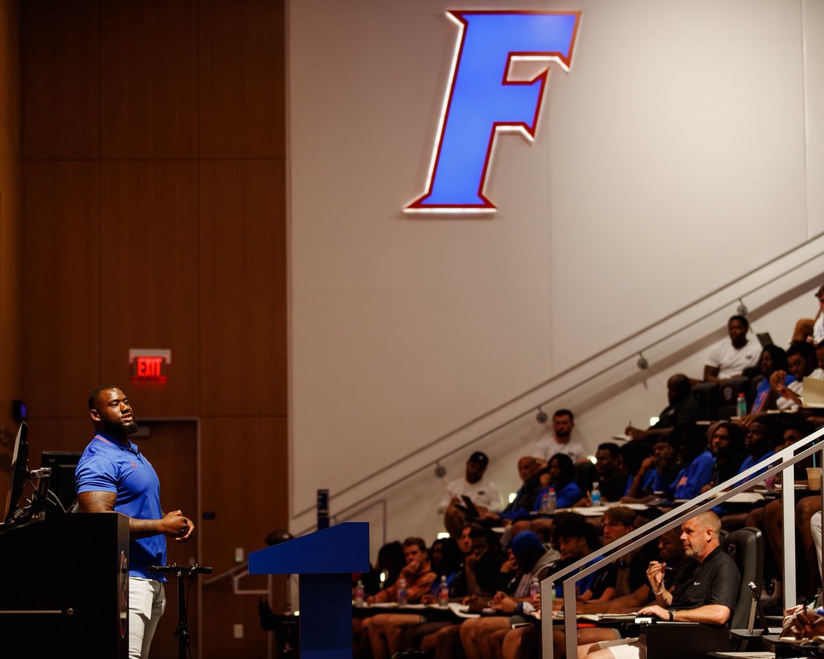 COACH KURT NAPIER (@napierkurt) on Twitter photo Good teams are always trying to learn and master their craft. π
<a href="/GatorsFB/">Florida Gators Football</a> Good teams are always trying to learn and master their craft. π
<a href="/GatorsFB/">Florida Gators Football</a>
