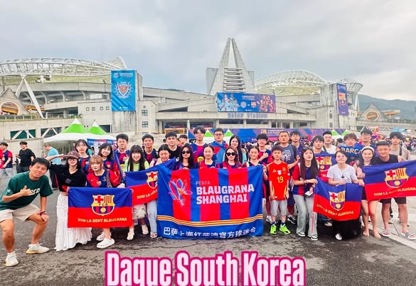 Penyashanghai's tweet photo. We prepared months in advance for the Barca Asia Tour, which lasted over 10 days and served 300 Penya Blaugrana Shanghai members.
Keep up the good work! We look forward to seeing Barca in China! #barcaasia #barça #barçapenyes #penye #penyashanghai #penya https://t.co/dVyZL0wPHa