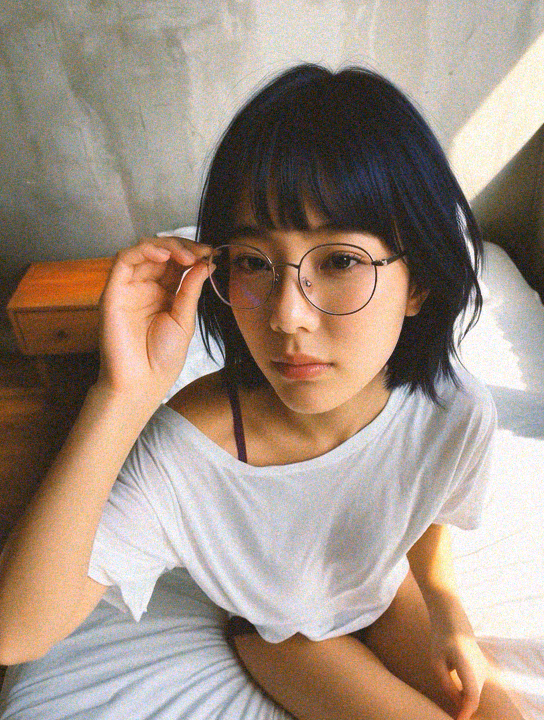 KonniViolet's tweet photo. 不思議な夢から目覚めた気がする。
It feels like I just woke up from a strange dream...
Or am I still in the dream?

#九龍ジェネリックロマンス  #KowloonGenericRomance #九龍大眾浪漫 #九龍GR https://t.co/V2CBPSCo7P