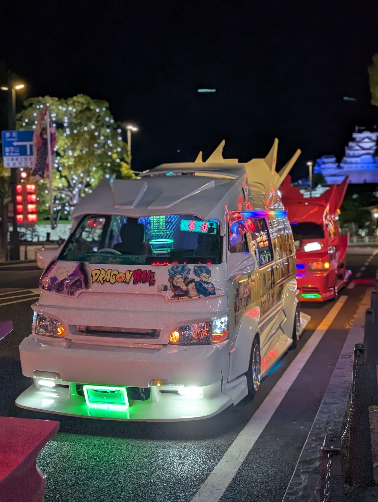バニング ハイエース 奈良イベントの帰り道🦌⁡⁡ ⁡⁡ 全面ブラシ‎‎の2台