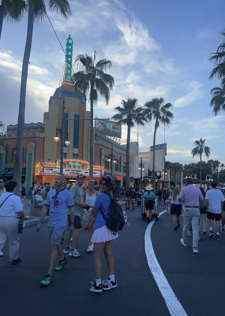 ctrlaIex's tweet image. pictures of me to update everyone because while i’ve been gone i’ve been traveling the world and getting sexier by the minute! xoxo 💋 k bye