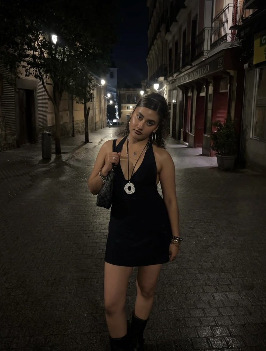 ctrlaIex's tweet image. pictures of me to update everyone because while i’ve been gone i’ve been traveling the world and getting sexier by the minute! xoxo 💋 k bye