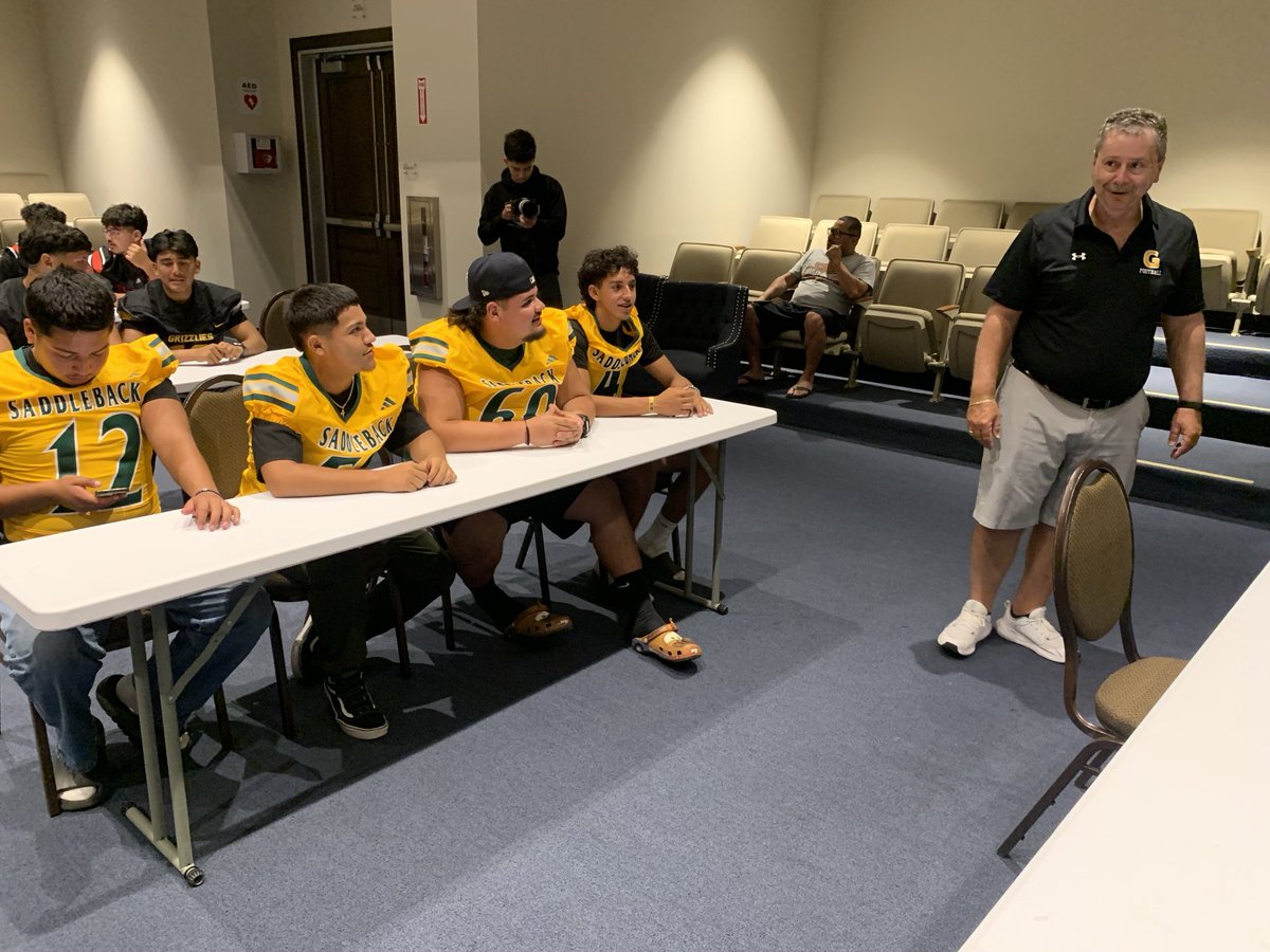 OC Sports Zone (@ocsportszone) on Twitter photo Godinez coach Aron Kaye visits with Saddleback players before the Zeta League media day.
PHOTO; Tim Burt, OC Sports Zone.
โฆ<a href="/OCSportsZone/">OC Sports Zone</a>โฉ โฆ<a href="/FernandoMDonado/">Fernando M. Donado</a>โฉ โฆ<a href="/godinezsports/">Godinezsports</a>โฉ โฆ<a href="/JAC0BRAM0S/">Jacob Ramos</a>โฉ โฆ<a href="/SantaAnaUSD/">Santa Ana USD</a>โฉ Godinez coach Aron Kaye visits with Saddleback players before the Zeta League media day.
PHOTO; Tim Burt, OC Sports Zone.
โฆ<a href="/OCSportsZone/">OC Sports Zone</a>โฉ โฆ<a href="/FernandoMDonado/">Fernando M. Donado</a>โฉ โฆ<a href="/godinezsports/">Godinezsports</a>โฉ โฆ<a href="/JAC0BRAM0S/">Jacob Ramos</a>โฉ โฆ<a href="/SantaAnaUSD/">Santa Ana USD</a>โฉ