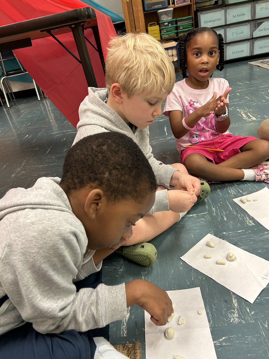 Erika Livermont (@elivermont_tre) on Twitter photo Our 1st grade GX campers learned about growth mindset and how our brains can grow and learn new things. They also started their boat designs. đź©· <a href="/Timberridge_HCS/">Timber Ridge Elementary</a> Our 1st grade GX campers learned about growth mindset and how our brains can grow and learn new things. They also started their boat designs. đź©· <a href="/Timberridge_HCS/">Timber Ridge Elementary</a>