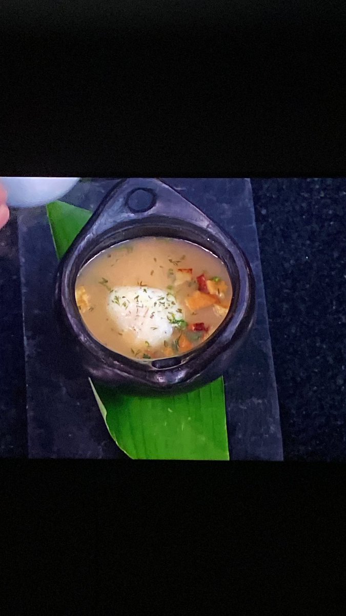 vmlondono98's tweet photo. ESTA MIERDA NO ES UNA CHANGUA  #MasterChefCelebrityColombia https://t.co/6Oox3k58WC