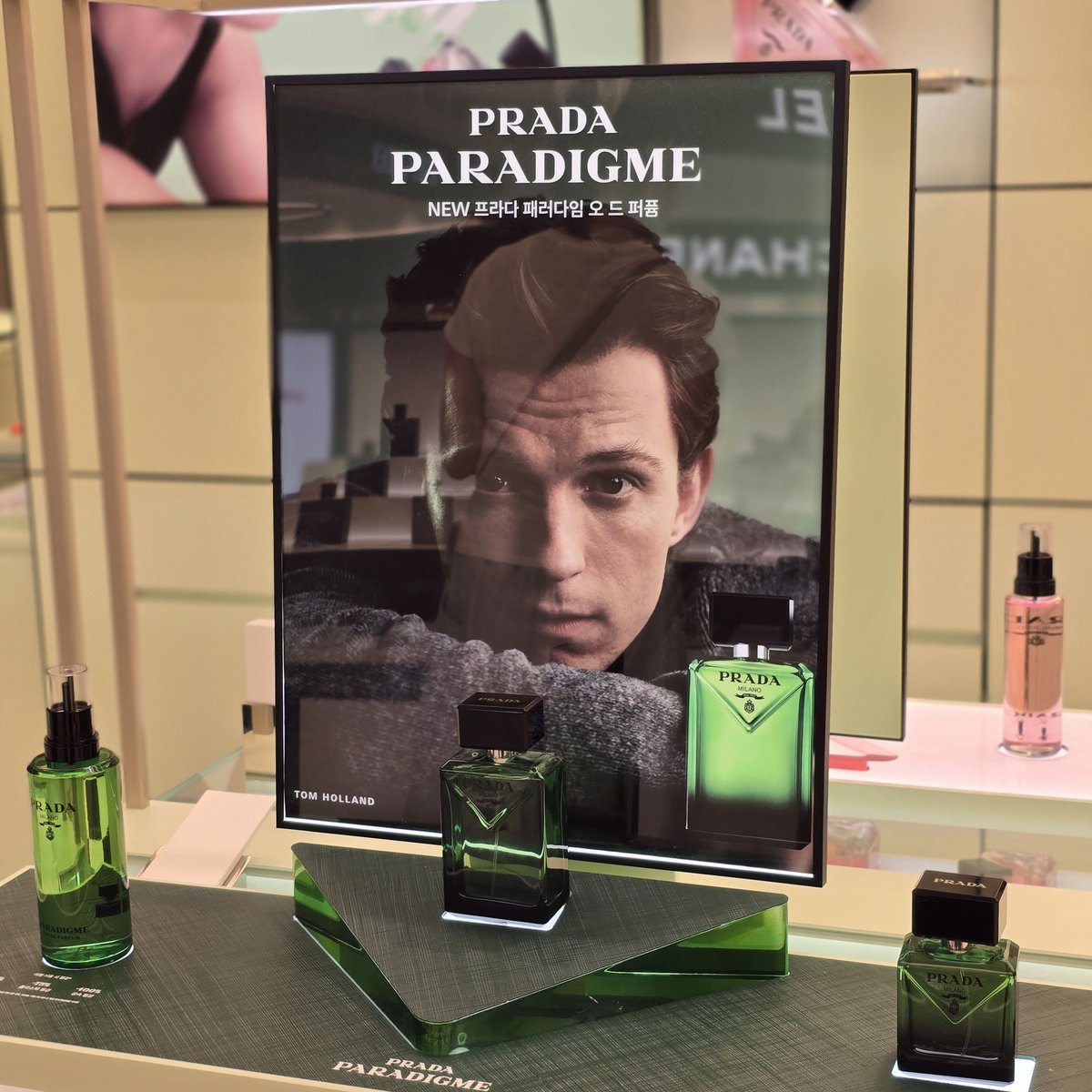 꺄 저도 받았어요 ㅠㅠㅠㅠ 냄새 상상한것보다 좀더 가벼운거 같아요!! 💚